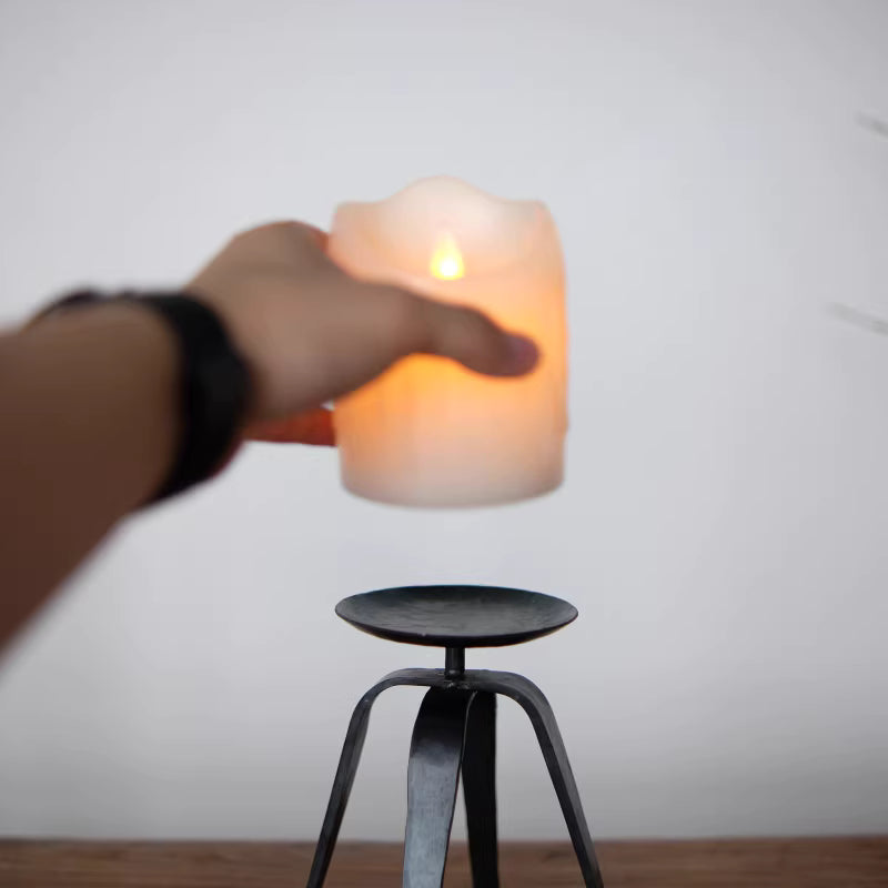 🌟🌟The four-cornered candlestick lights up the dining table, instantly filling the atmosphere.